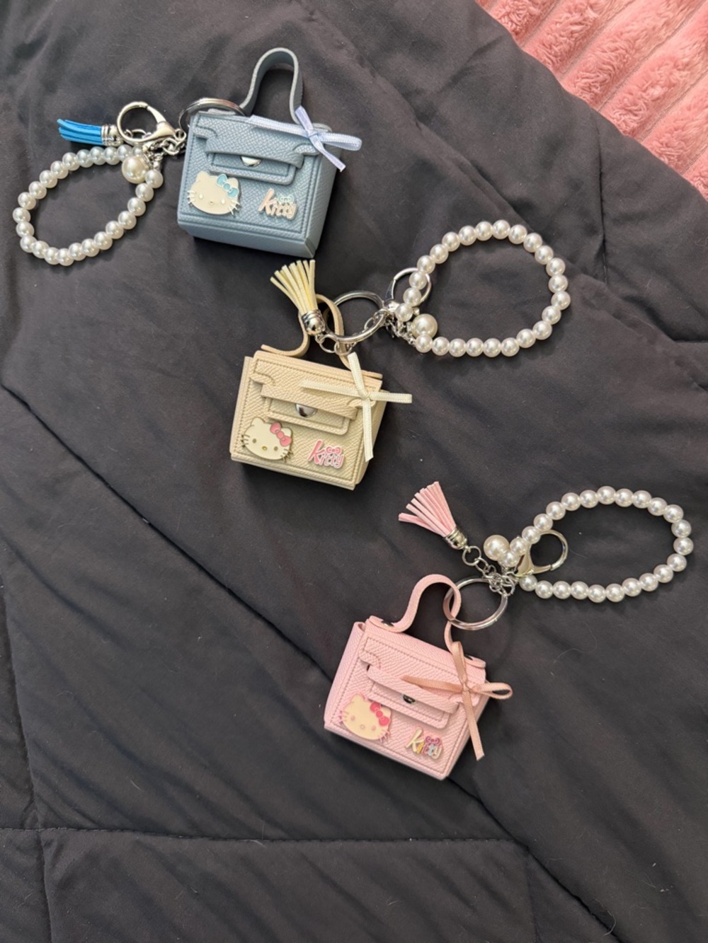 Hello Kitty Light Pink Mini Purse Key Charm with Pearl Bracelet